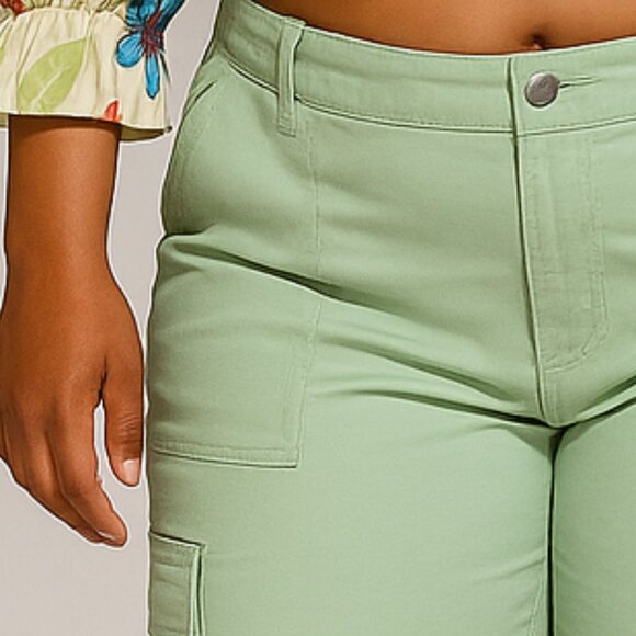 Plus size cargo pants - Picture 3 of 4